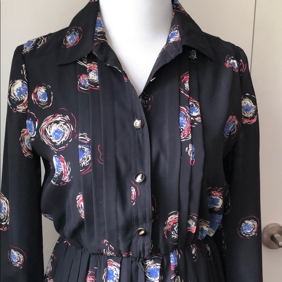 Pretty Print Dress - Picture 2 of 7